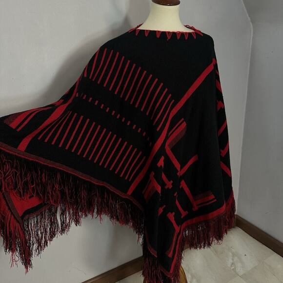 Kensie Red Black Southwestern Fringe Poncho Sweater Reversible Shawl Holiday O/S - Picture 8 of 11